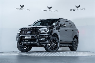 2022 Ford Everest - Thumbnail