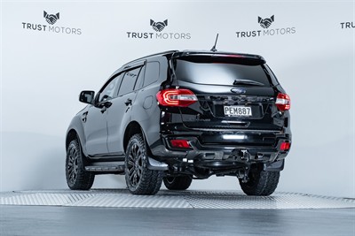 2022 Ford Everest - Thumbnail