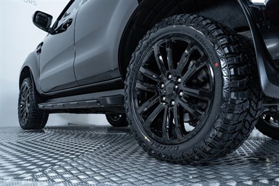 2022 Ford Everest - Thumbnail