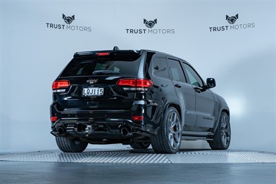 2018 Jeep Grand Cherokee - Thumbnail