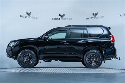 2019 Toyota Landcruiser Prado - Thumbnail