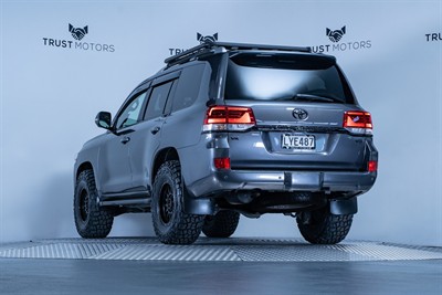 2019 Toyota Landcruiser - Thumbnail