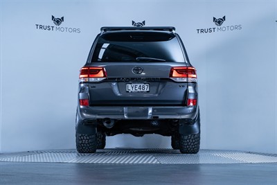 2019 Toyota Landcruiser - Thumbnail