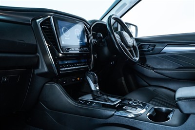 2022 Isuzu MU-X - Thumbnail