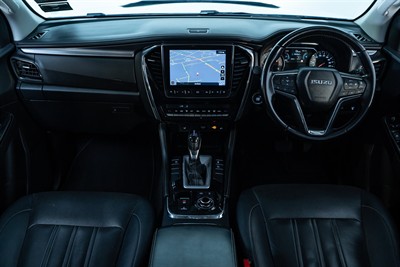 2022 Isuzu MU-X - Thumbnail