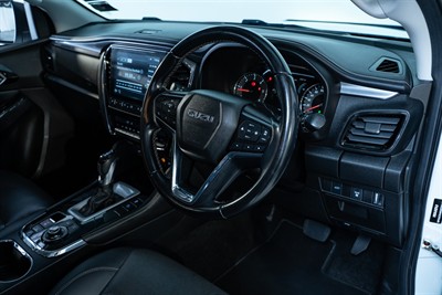 2022 Isuzu MU-X - Thumbnail