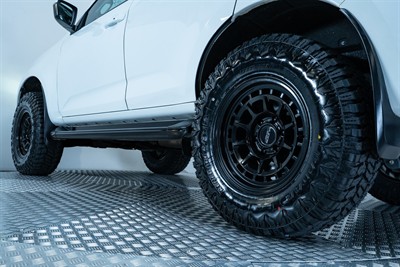 2022 Isuzu MU-X - Thumbnail