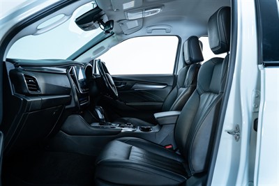 2022 Isuzu MU-X - Thumbnail