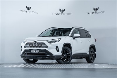 2020 Toyota Rav4 - Thumbnail