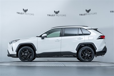 2020 Toyota Rav4 - Thumbnail