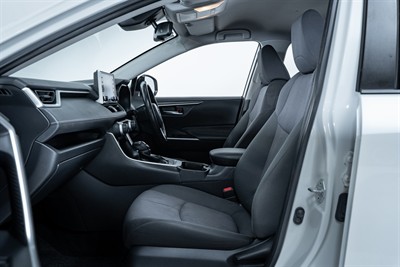 2020 Toyota Rav4 - Thumbnail