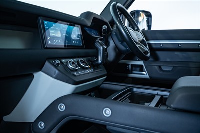 2020 Land Rover Defender - Thumbnail