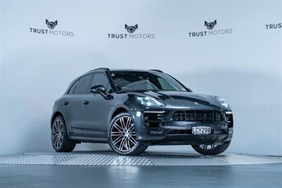 2018 Porsche Macan - Thumbnail