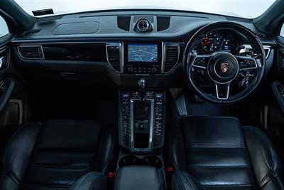 2018 Porsche Macan - Thumbnail