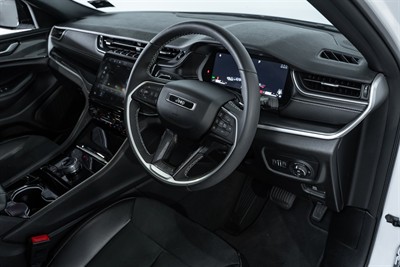 2023 Jeep Grand Cherokee - Thumbnail