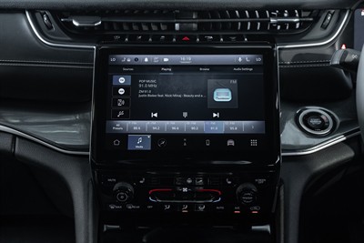 2023 Jeep Grand Cherokee - Thumbnail