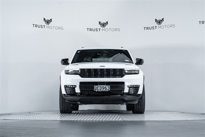 2023 Jeep Grand Cherokee - Thumbnail