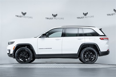 2023 Jeep Grand Cherokee - Thumbnail