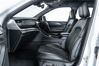 2023 Jeep Grand Cherokee - Thumbnail