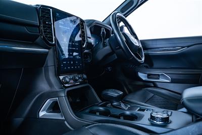 2022 Ford Everest - Thumbnail