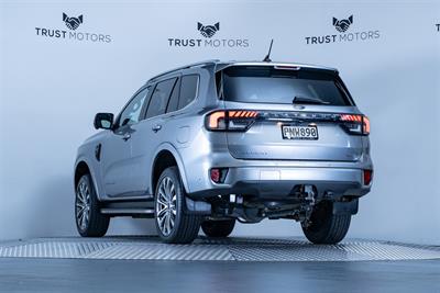 2022 Ford Everest - Thumbnail