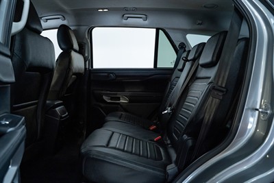 2022 Ford Everest - Thumbnail