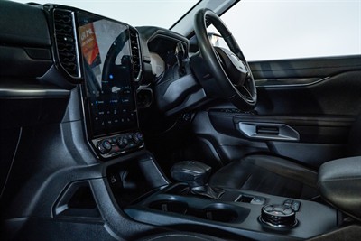 2022 Ford Everest - Thumbnail