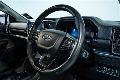 2022 Ford Everest - Thumbnail