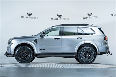 2022 Ford Everest - Thumbnail