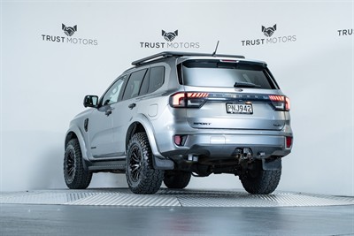 2022 Ford Everest - Thumbnail