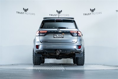 2022 Ford Everest - Thumbnail