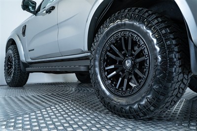 2022 Ford Everest - Thumbnail