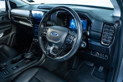2022 Ford Everest - Thumbnail