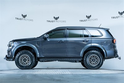 2022 Ford Everest - Thumbnail