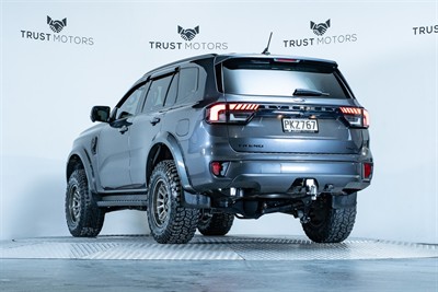 2022 Ford Everest - Thumbnail