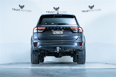 2022 Ford Everest - Thumbnail