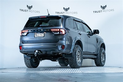 2022 Ford Everest - Thumbnail