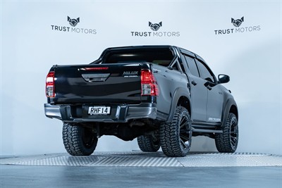 2020 Toyota Hilux - Thumbnail