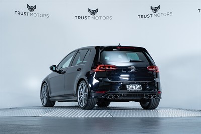 2015 Volkswagen Golf - Thumbnail