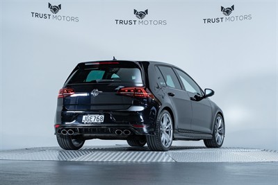 2015 Volkswagen Golf - Thumbnail