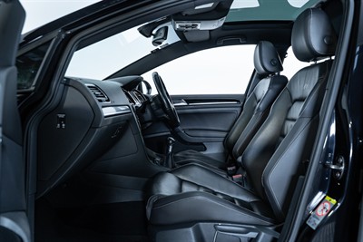 2015 Volkswagen Golf - Thumbnail