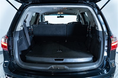 2021 Isuzu MU-X - Thumbnail