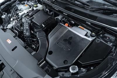 2023 Mitsubishi Outlander - Thumbnail