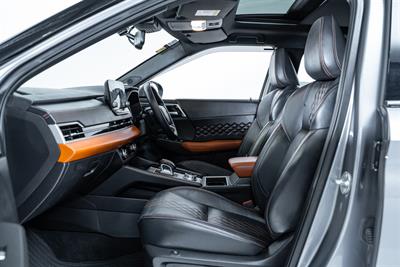 2023 Mitsubishi Outlander - Thumbnail