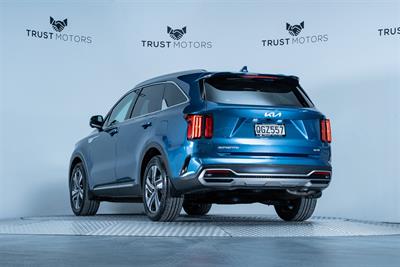 2023 Kia Sorento - Thumbnail