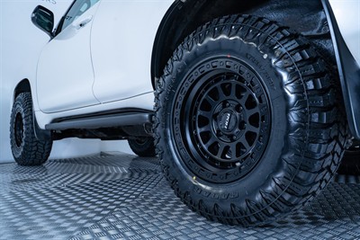 2018 Toyota Landcruiser Prado - Thumbnail