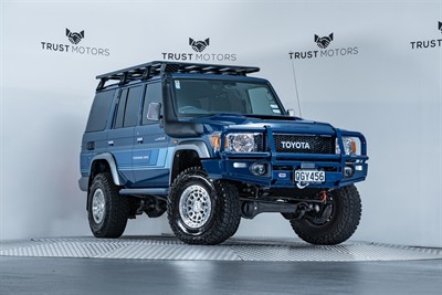 2023 Toyota Landcruiser - Thumbnail