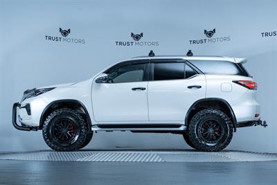 2021 Toyota Fortuner - Thumbnail