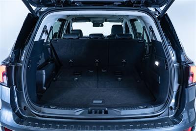 2022 Ford Everest - Thumbnail