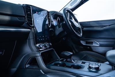 2022 Ford Everest - Thumbnail